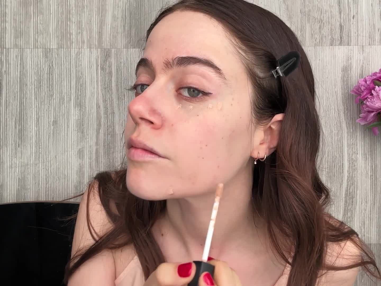 Molly Gordon's Guide to Face Cryotherapy and Natural Makeup Look